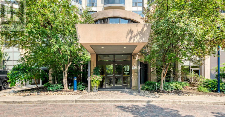 809-10 Northtown Way, Toronto, ON, M3H 5S9 - 2