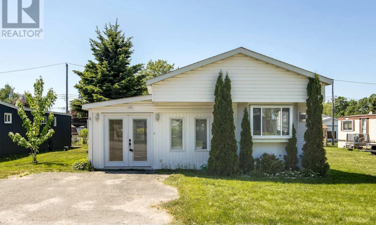 10 Maple Lane