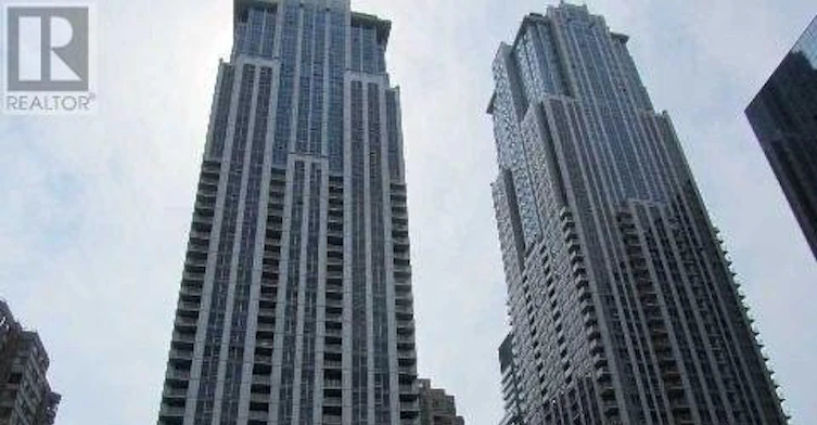 809-763 Bay Street, Toronto, ON, M5G 2R3