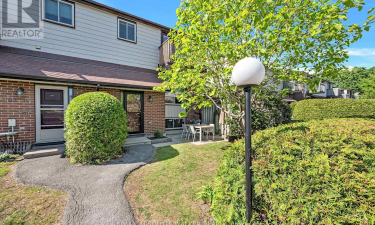 12-402 Montfort Street
