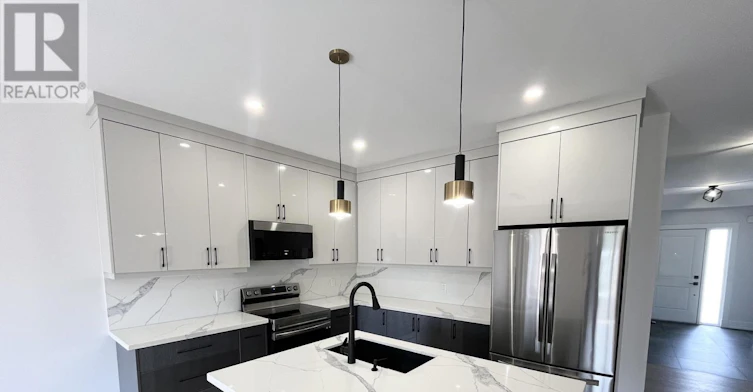 4 Keswick Street, St. Catharines, ON, L2P 1L9 - 9