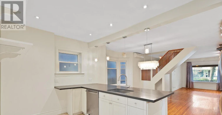 MAIN-25 Dixon Avenue, Toronto, ON, M4L 1N2 - 18