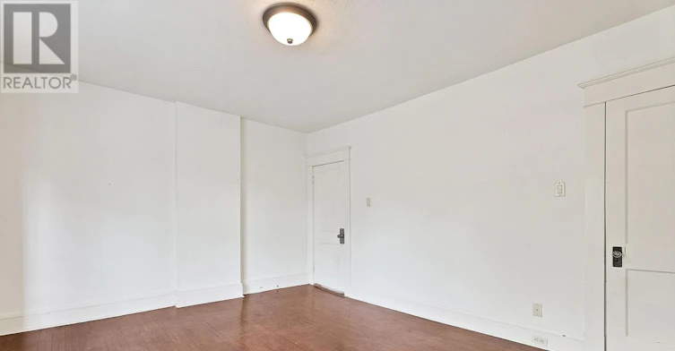 MAIN-25 Dixon Avenue, Toronto, ON, M4L 1N2 - 23