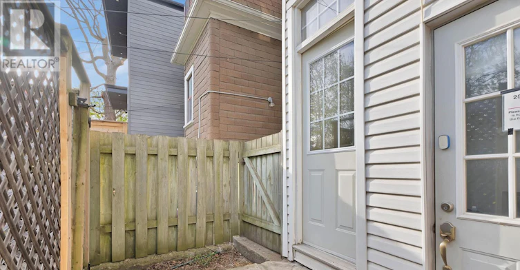 MAIN-25 Dixon Avenue, Toronto, ON, M4L 1N2 - 45