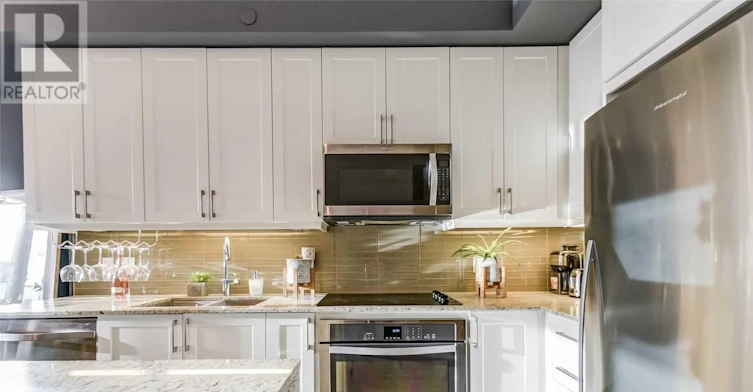 706B-9600 Yonge Street, Richmond Hill, ON, L4C 0X3 - 5