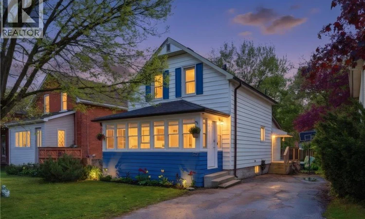 572 Downie Street