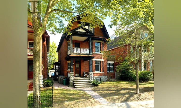 12 Woodlawn Avenue