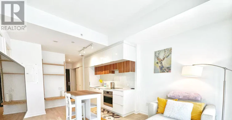 207-185 Roehampton Avenue, Toronto, ON, M4P 1R4 - 2