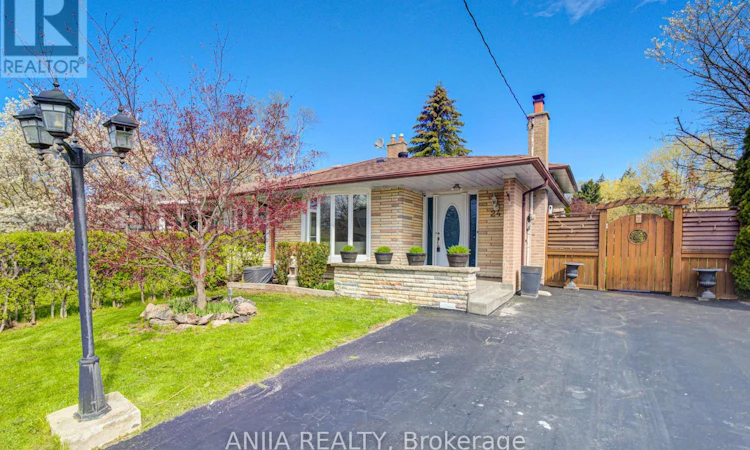 24 Friar Tuck Road