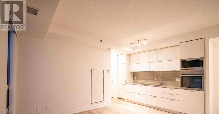 1203-318 Richmond Street W, Toronto, ON, M5V 1X2 - 4