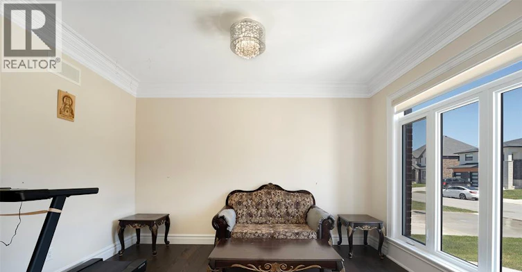 594 Orchards Crescent, Windsor, ON, N9E 0B2 - 9