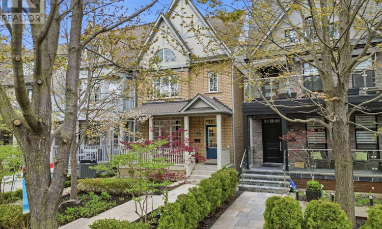 95 Sarah Ashbridge Avenue