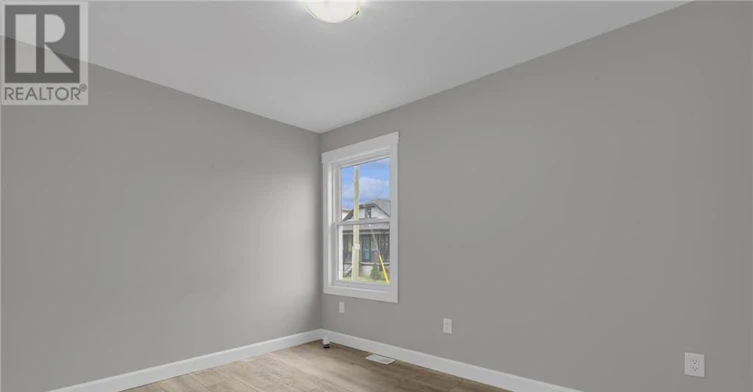 MAIN-27 St George Street, St. Catharines, ON, L2M 5P4 - 10