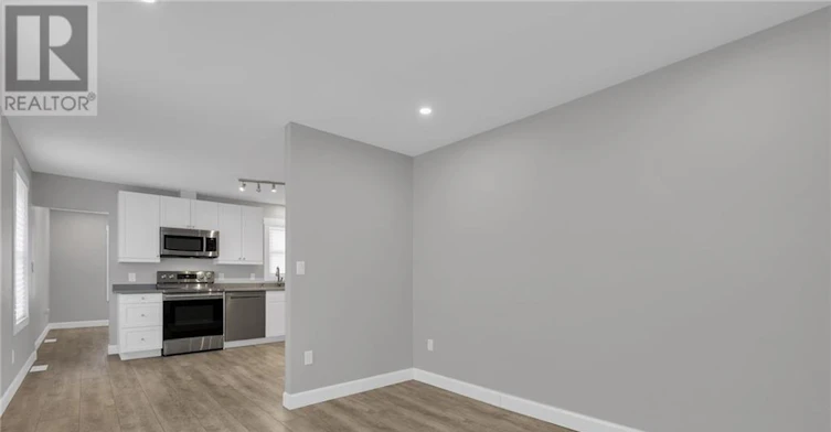 MAIN-27 St George Street, St. Catharines, ON, L2M 5P4 - 5