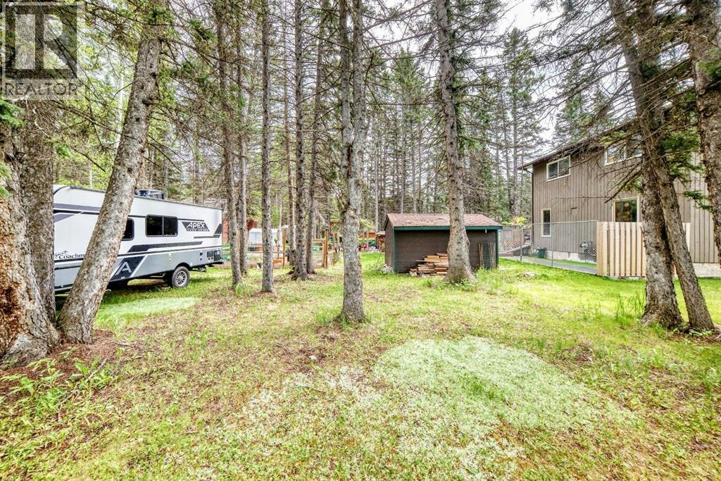 2 Wolf Close, Rural Rocky View County, AB, T3Z 1A3