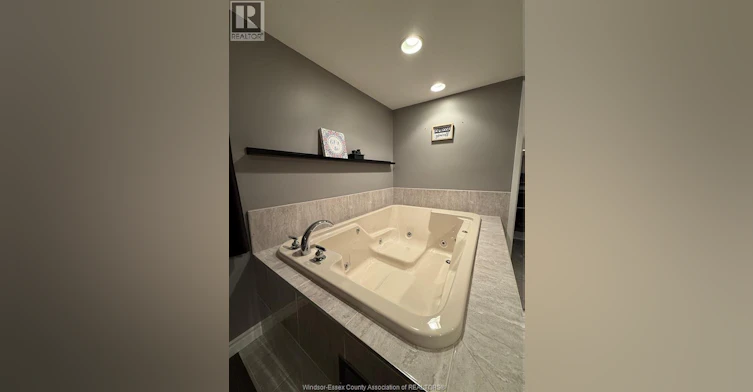 301-647 Irvine, Windsor, ON, N8X 2J4 - 26