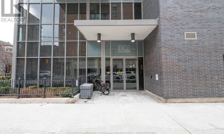 208-320 Richmond Street E