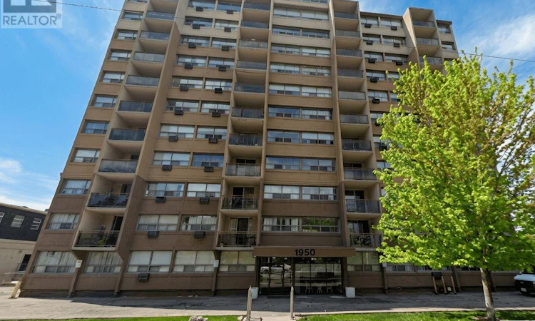 705-1950 Main Street W