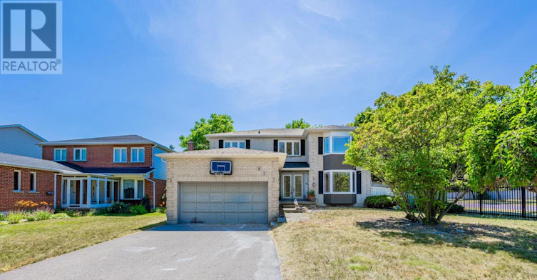 81 Ennisclare Place, Whitby, ON, L1R 1R9