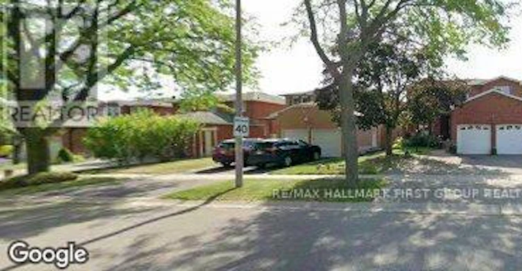 1702 Greenvale Crescent, Pickering, ON, L1V 4W7