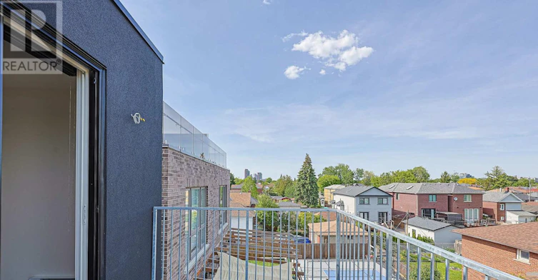 4-159 Locksley Avenue, Toronto, ON, M6B 3N6 - 18