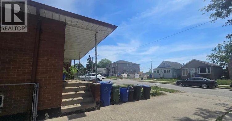 MAIN-1018 California Avenue, Windsor, ON, N9B 2Z7 - 3
