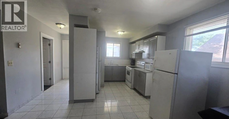 MAIN-1018 California Avenue, Windsor, ON, N9B 2Z7 - 5
