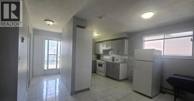 MAIN-1018 California Avenue, Windsor, ON, N9B 2Z7 - 4