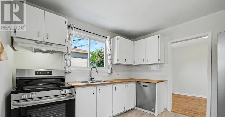 29 Aldercrest Drive, Ottawa, ON, K2G 1P8 - 7