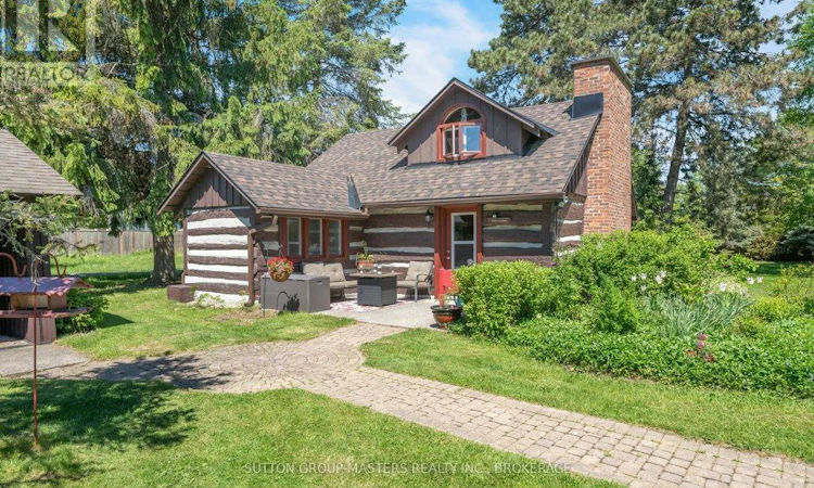 5542 Loyalist Parkway Road