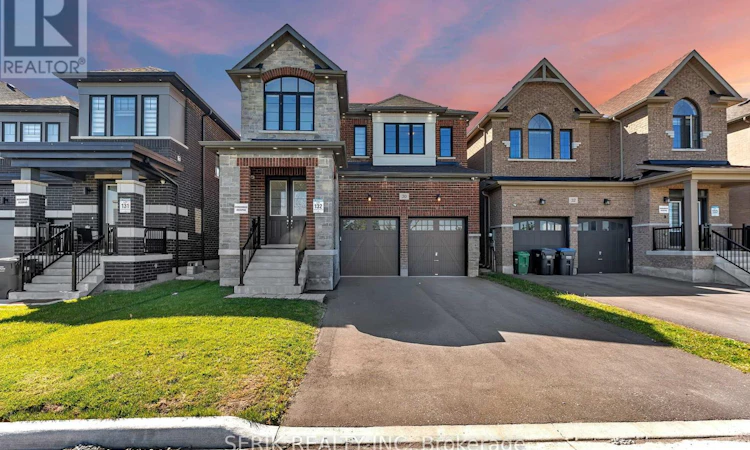 30 Madawaska Road