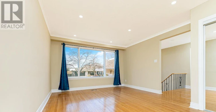 113 Poynter Drive, Toronto, ON, M9R 1L7 - 8
