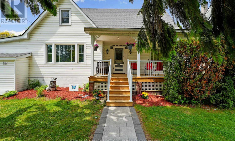 28 King Street W