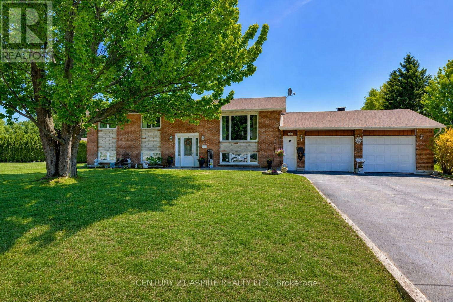 2 Doris Street, Petawawa, ON, K8A 7V1