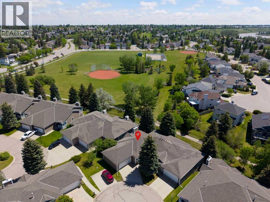 42 Douglasbank Gardens SE, Calgary, AB, T2Z 2C9