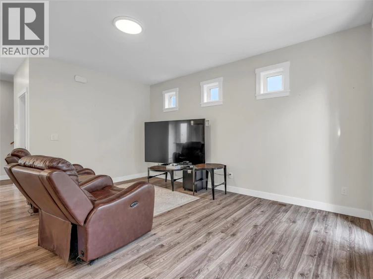102-436 Pickering Street, Penticton, BC, V2A 4H2 - 8