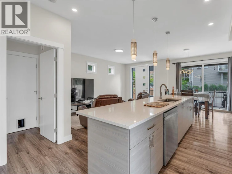 102-436 Pickering Street, Penticton, BC, V2A 4H2 - 14