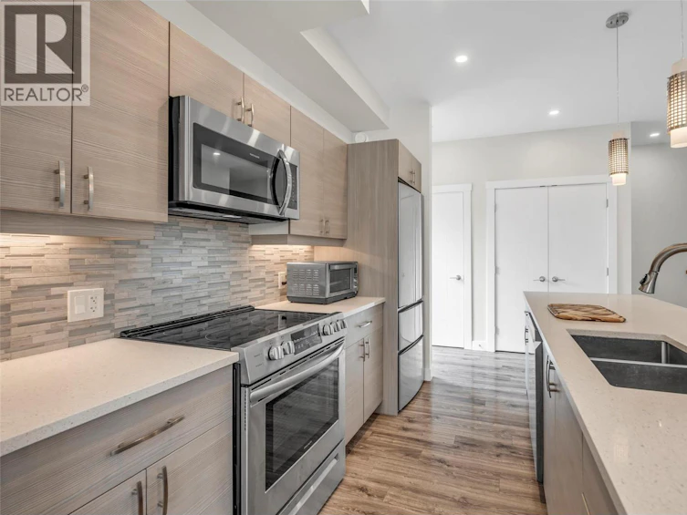 102-436 Pickering Street, Penticton, BC, V2A 4H2 - 16