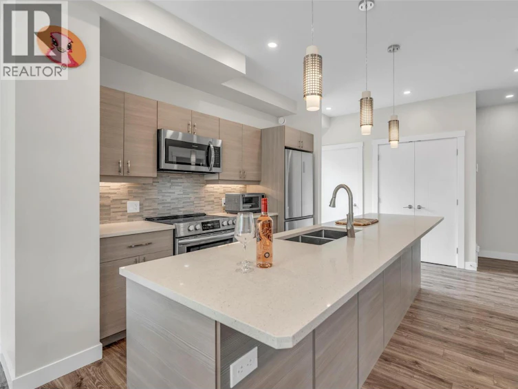 102-436 Pickering Street, Penticton, BC, V2A 4H2 - 18