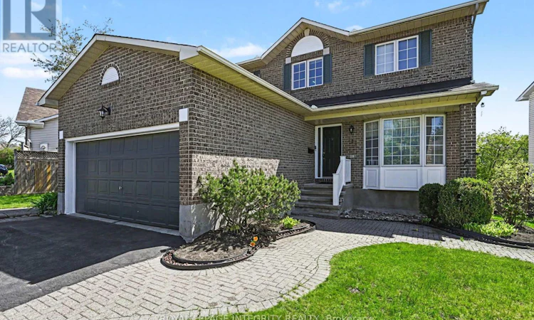 168 Springwater Drive S