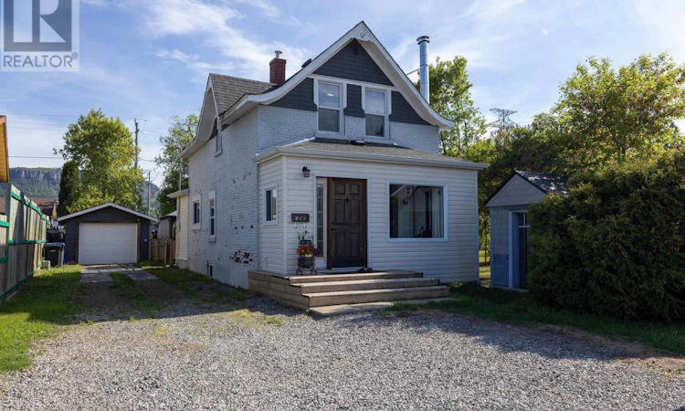 404 Amelia Street W