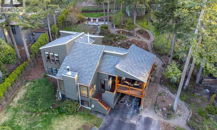 945 Lloyd Jones Drive