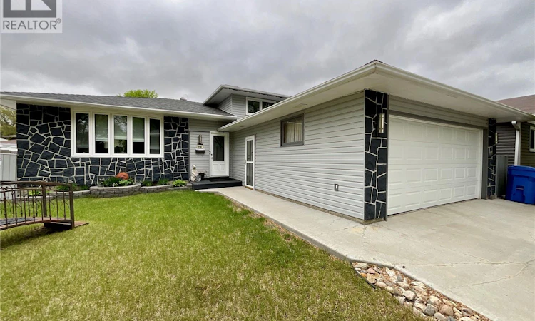 255 Litzenberger Crescent