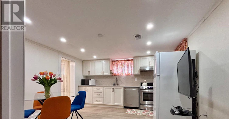 LOWER-260 Ranee Avenue, Toronto, ON, M6A 1N6 - 3