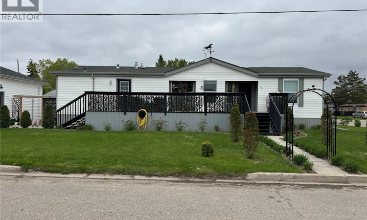301 Tesky Crescent