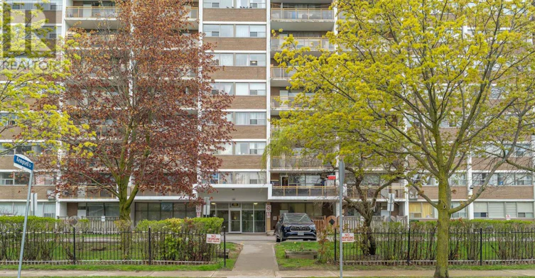 806-40 Godstone Road, Toronto, ON, M2J 3C7 - 2