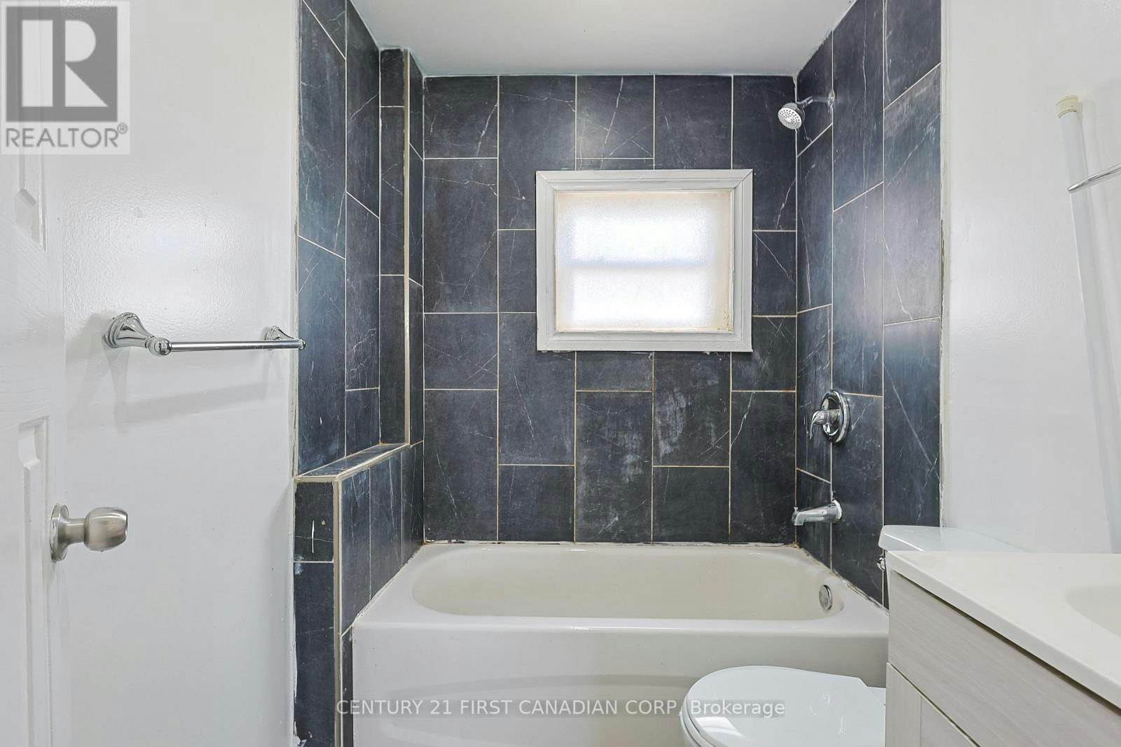 UPPER UNIT-1775 Oxford Street E, London, ON, N5V 2Z6 - 12