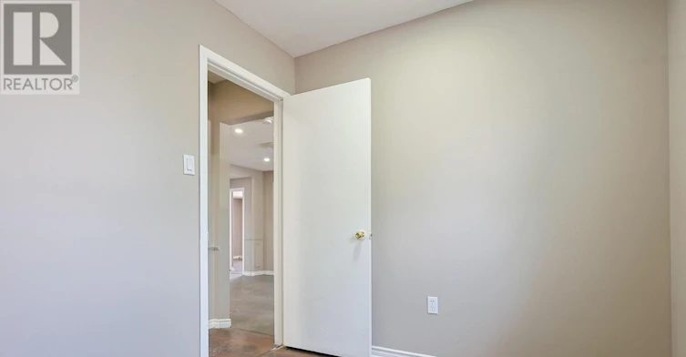 UPPER UNIT-1775 Oxford Street E, London, ON, N5V 2Z6 - 31