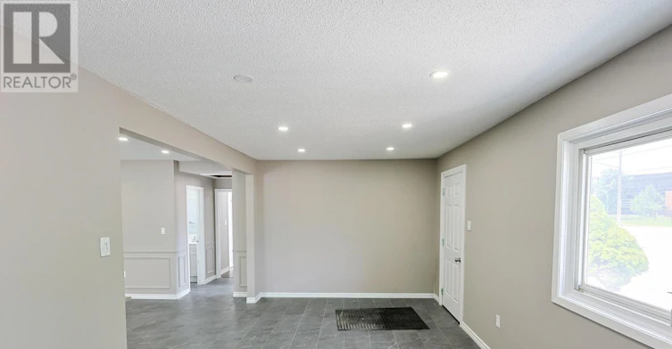 UPPER UNIT-1775 Oxford Street E, London, ON, N5V 2Z6 - 22