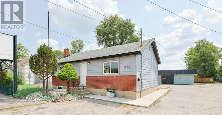 UPPER UNIT-1775 Oxford Street E, London, ON, N5V 2Z6